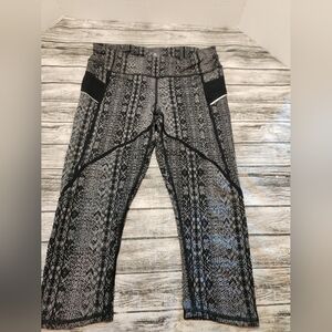 Athleta Snakeskin‎ Capri Leggings